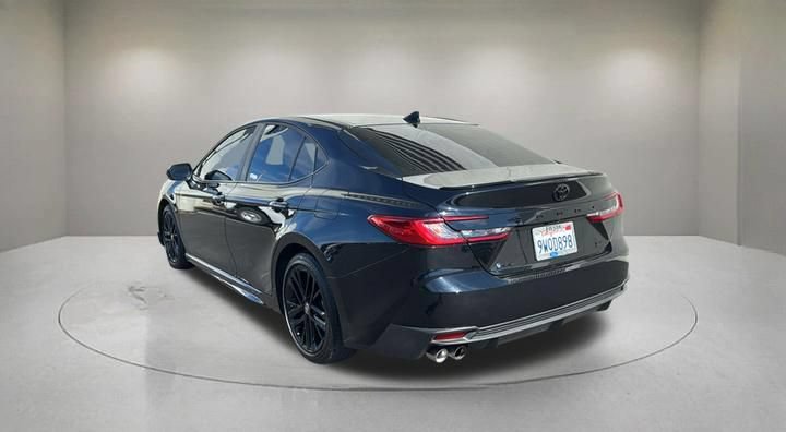 Used 2026 Toyota Camry SE w/ Convenience Package FWD image 4