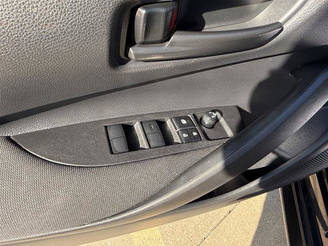 Used 2025 Toyota Corolla LE FWD image 11