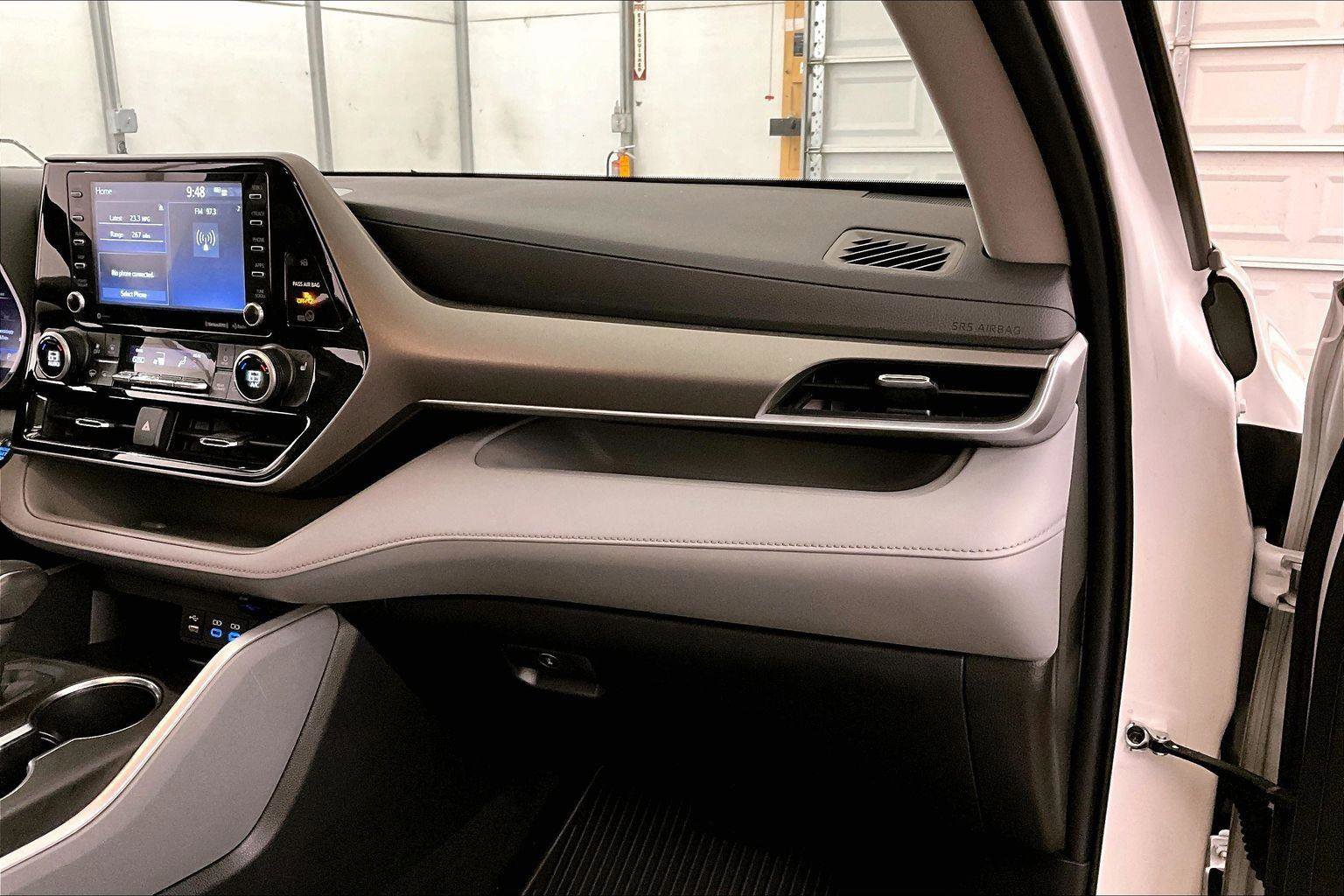 Used 2022 Toyota Highlander XLE image 15