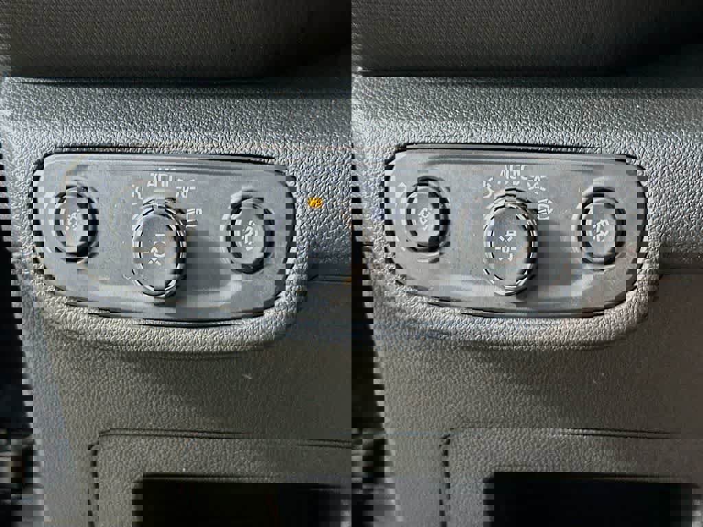 Used 2022 Chevrolet TrailBlazer LT w/ Convenience Package image 26