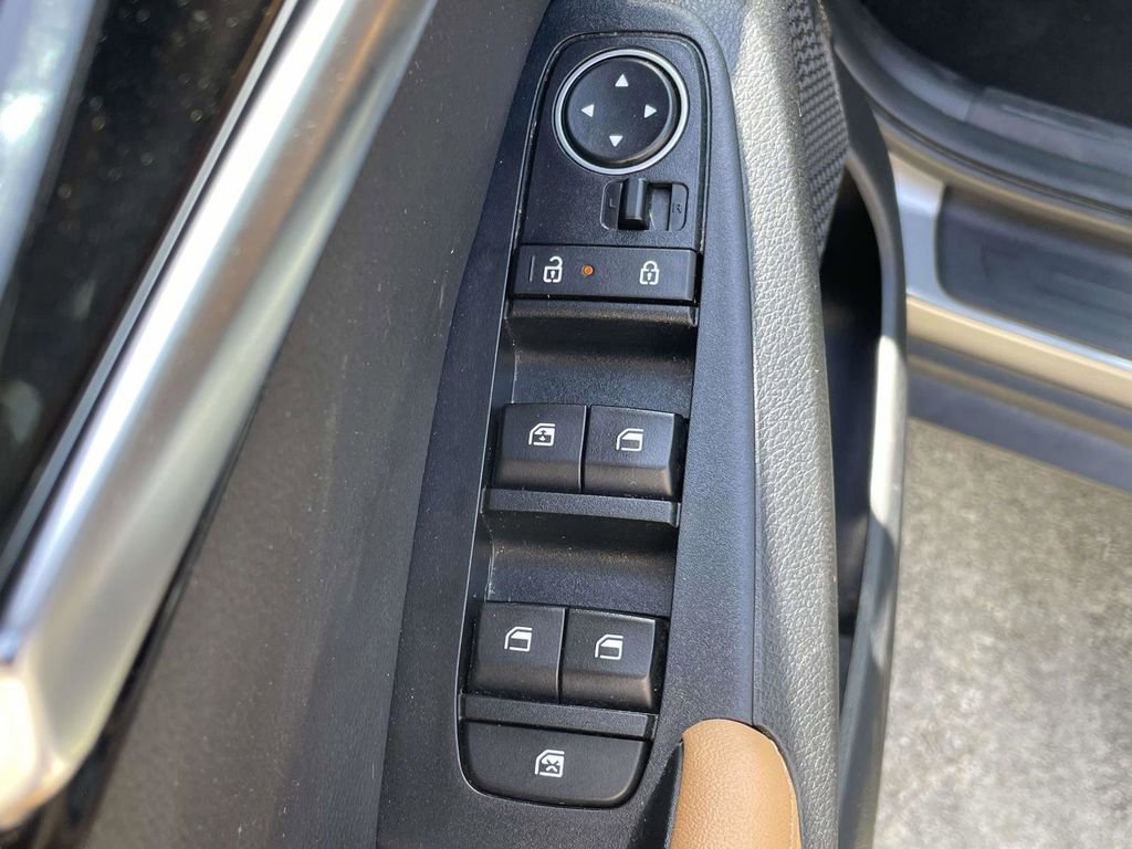 Used 2024 Kia Seltos EX image 16