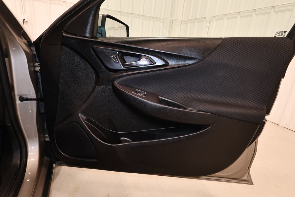 Used 2022 Chevrolet Malibu RS FWD image 19