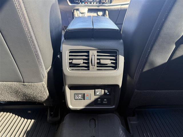 Used 2022 Nissan Rogue Platinum w/ Head-Up Display Package AWD/4WD image 27