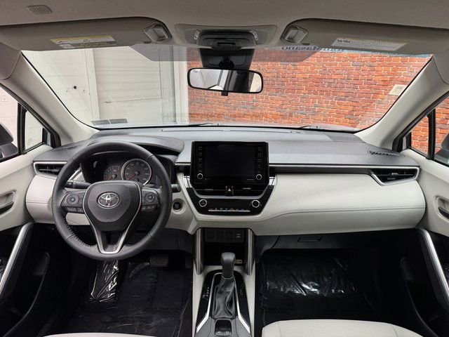 Used 2022 Toyota Corolla Cross LE image 8