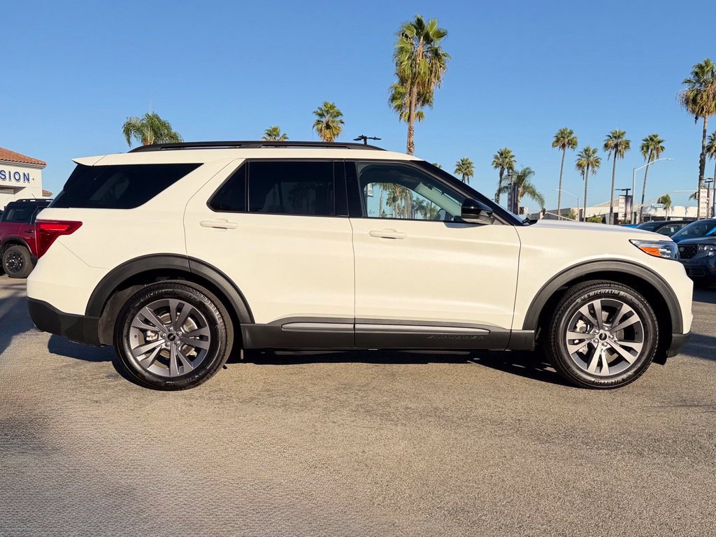 Certified 2023 Ford Explorer XLT w/ Equipment Group 202A RWD image 9