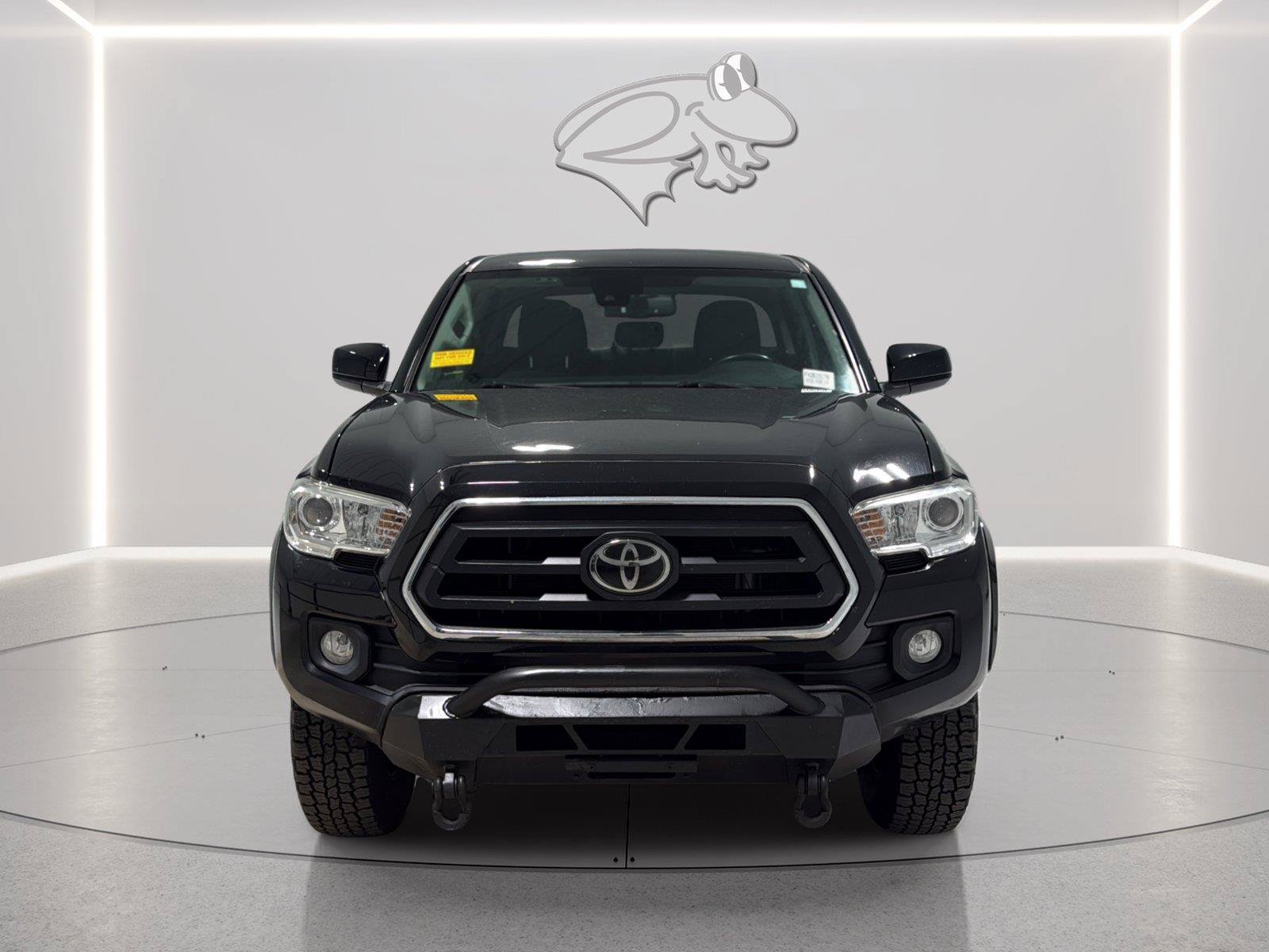 Used 2020 Toyota Tacoma SR5 AWD/4WD image 9