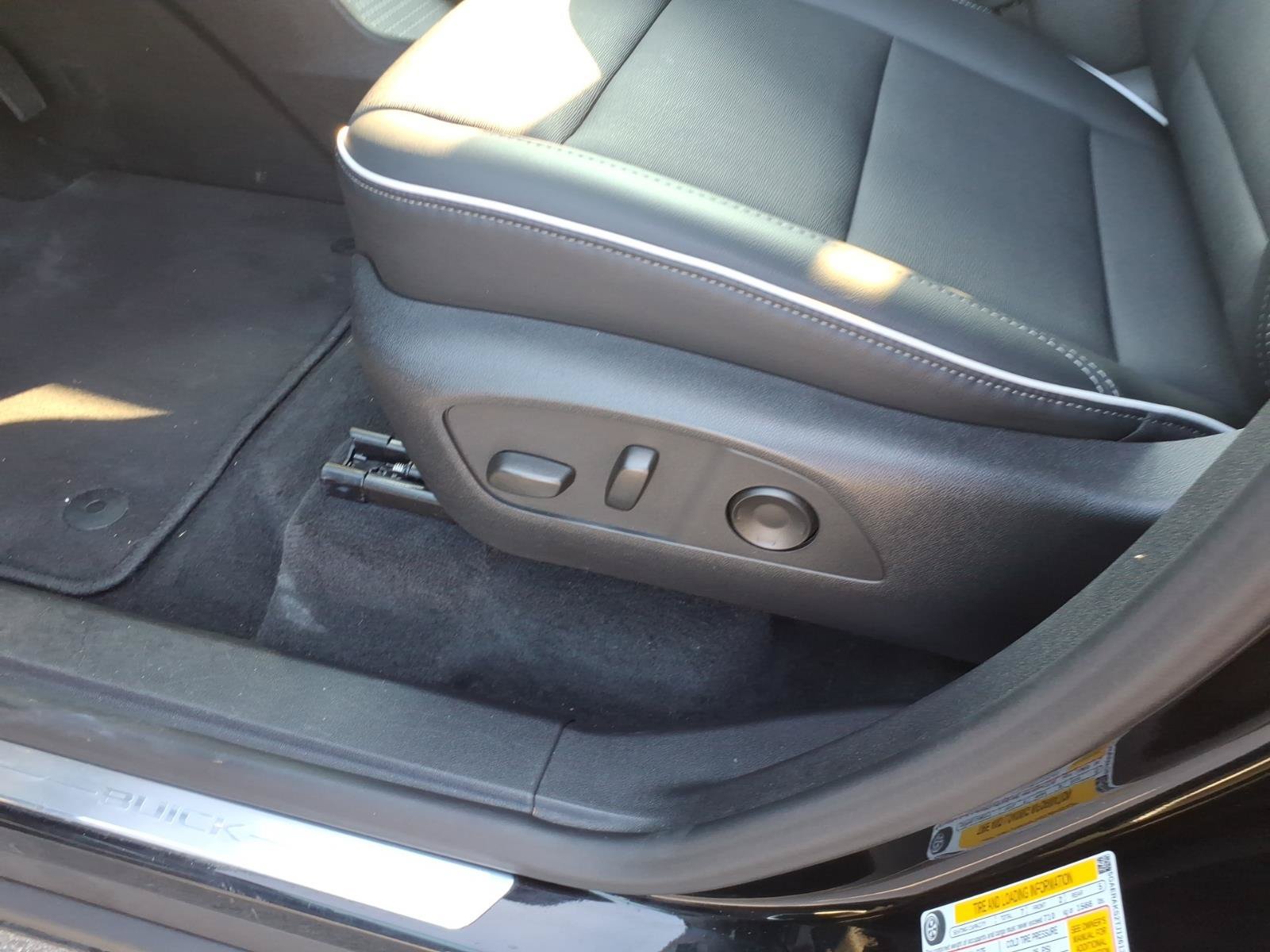 Used 2026 Buick Enclave Preferred FWD image 11