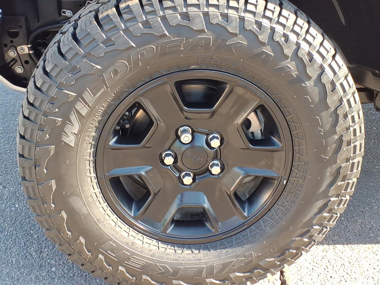 Used 2022 Jeep Gladiator Mojave w/ LED Lighting Group image 10