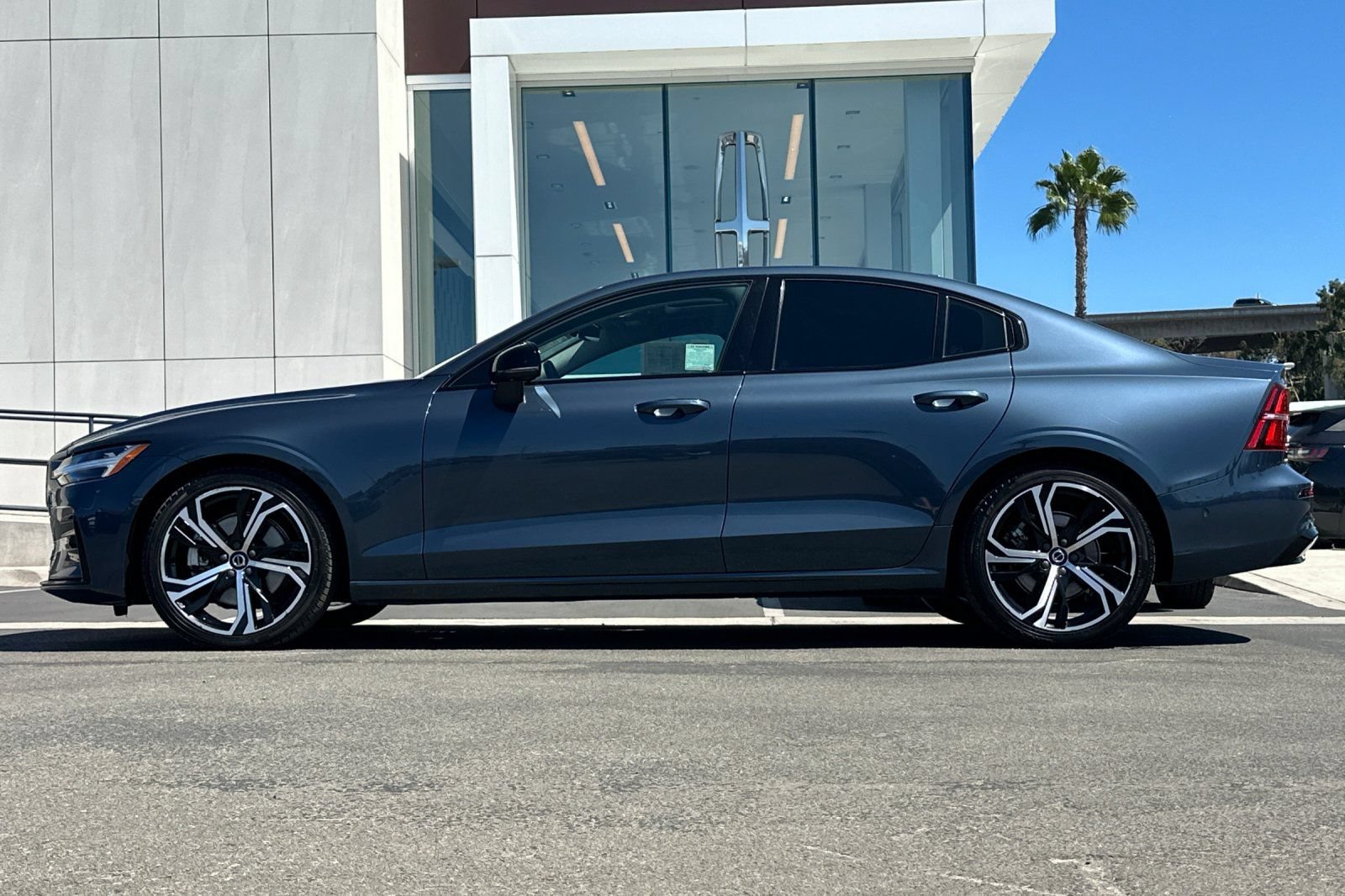 Used 2024 Volvo S60 B5 Plus AWD/4WD image 6