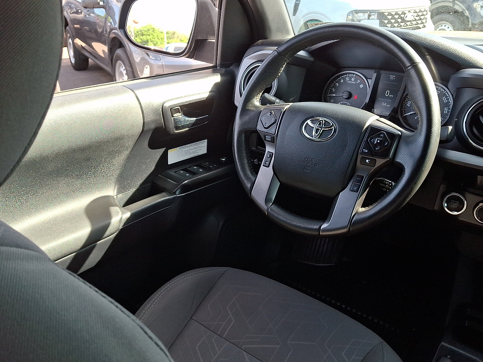 Used 2018 Toyota Tacoma TRD Off-Road AWD/4WD image 14