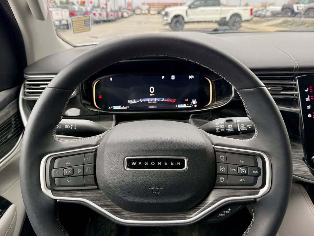 Used 2023 Jeep Wagoneer L Series III w/ Premium Group I image 21