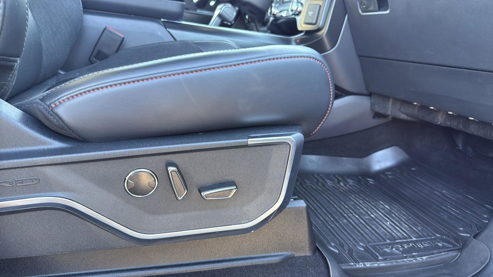 Certified 2025 Ford F150 Raptor image 25