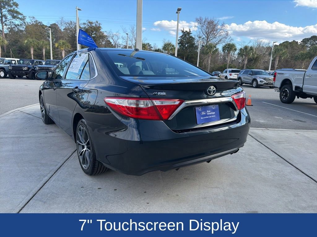 Used 2017 Toyota Camry XSE image 3