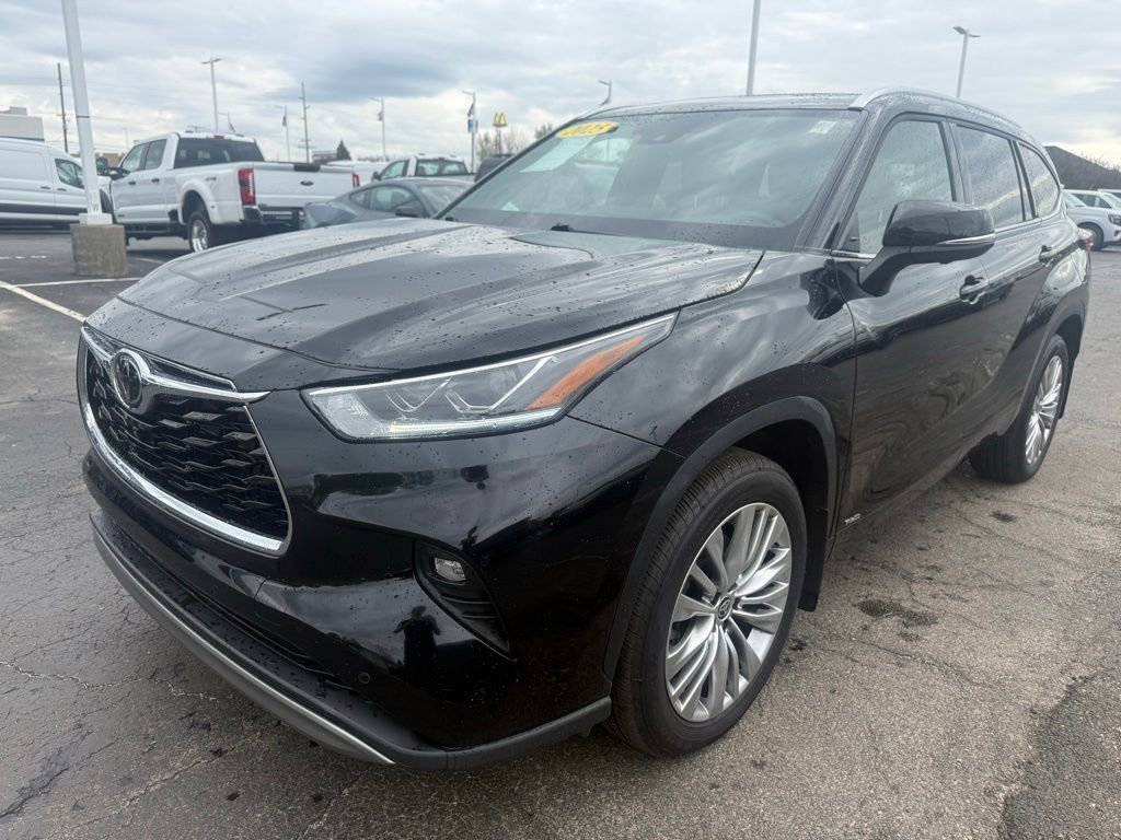 Used 2025 Toyota Highlander Platinum AWD/4WD image 7
