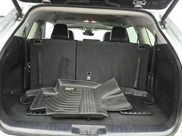 Used 2021 Toyota Highlander XLE AWD/4WD image 25