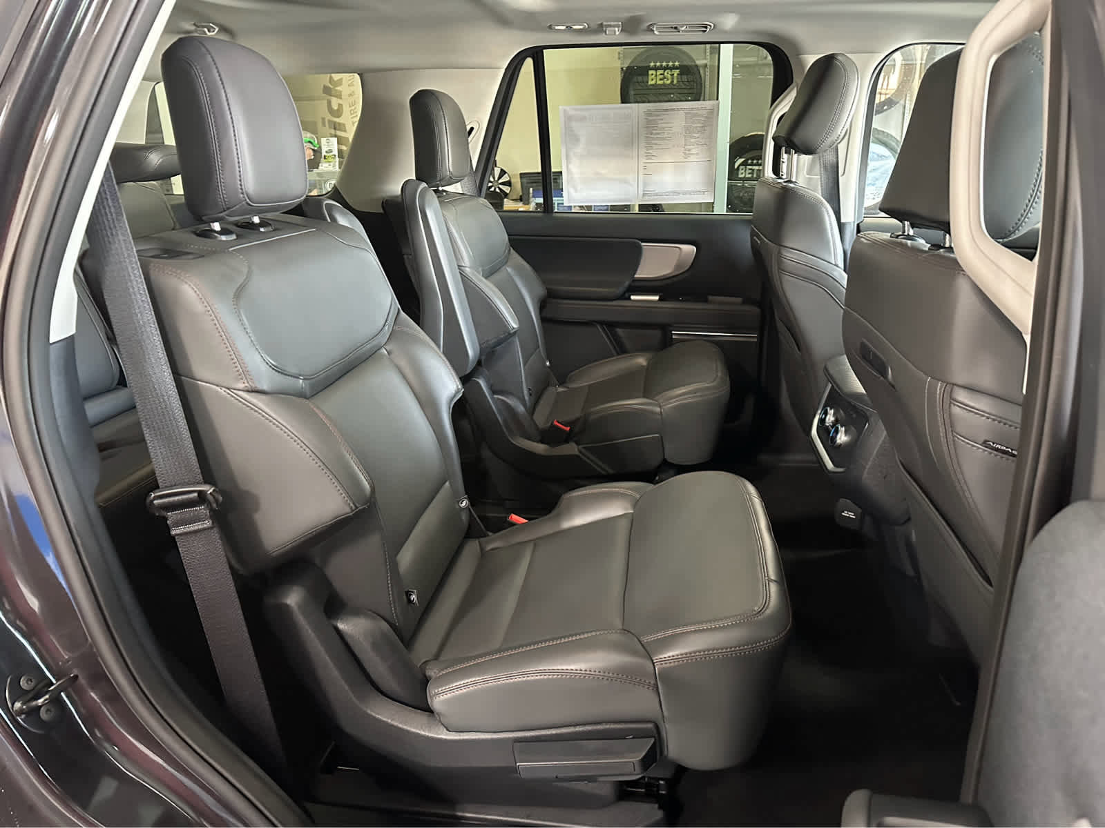 Certified 2025 Ford Expedition Active image 54