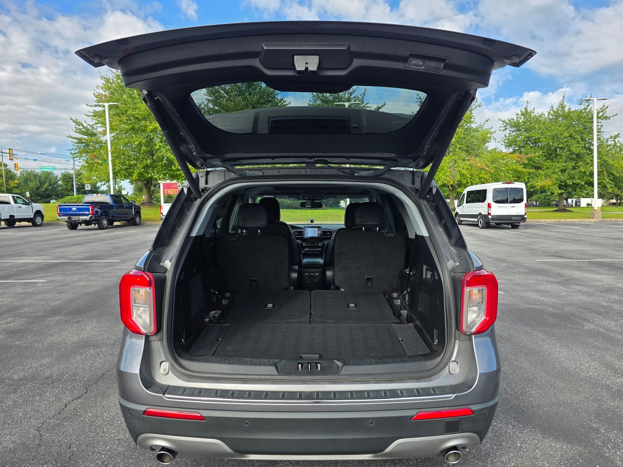 Certified 2022 Ford Explorer Limited w/ Equipment Group 301A AWD/4WD image 9