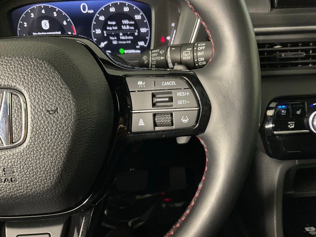 Used 2025 Honda Pilot Black Edition image 25