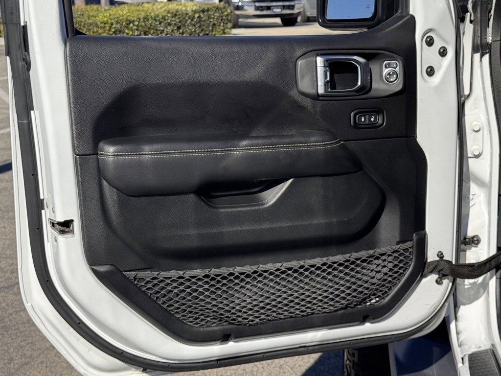 Used 2020 Jeep Gladiator Overland image 15