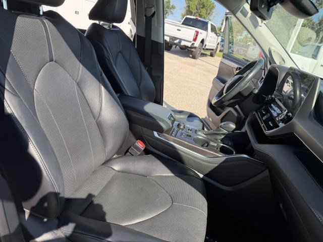 Used 2022 Toyota Highlander Limited AWD/4WD image 39