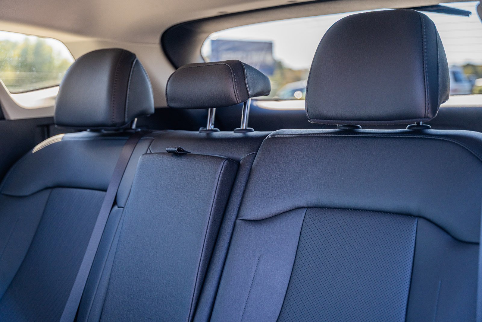 Used 2025 Kia Sportage EX image 18