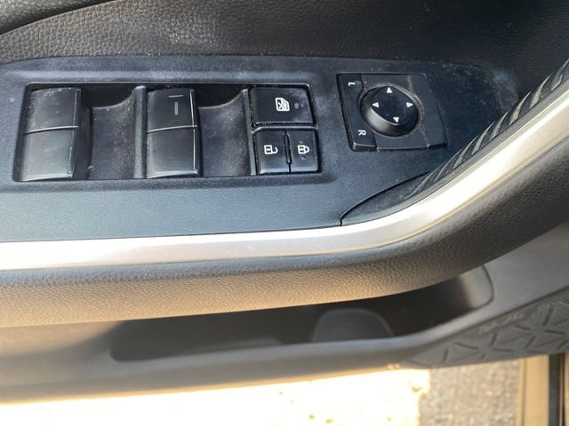Used 2019 Toyota RAV4 XLE w/ Convenience Package AWD/4WD image 16