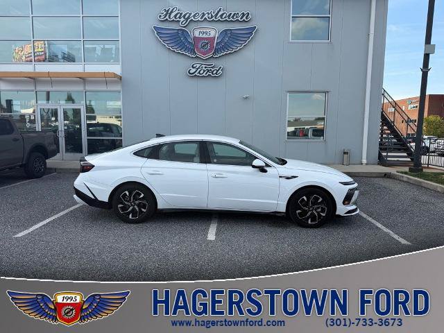 Used 2025 Hyundai Sonata SEL FWD image 1
