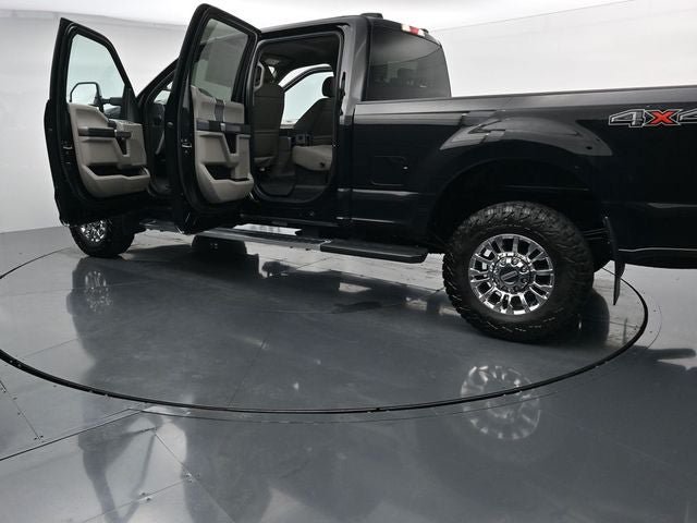 Certified 2022 Ford F250 XLT w/ XLT Premium Package AWD/4WD image 38