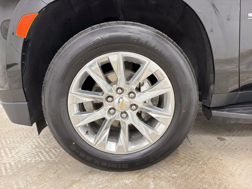 Used 2024 Chevrolet Suburban Premier RWD image 13