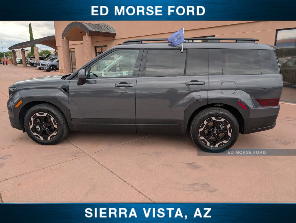 Used 2025 Hyundai Santa Fe SEL FWD image 2