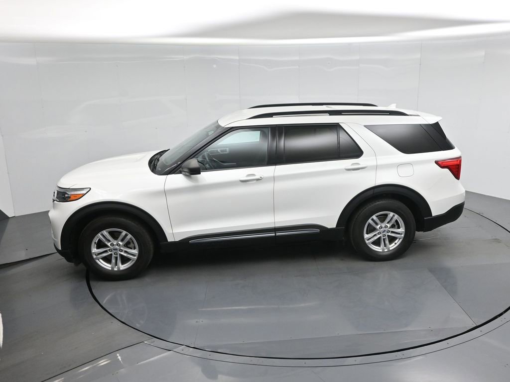 Certified 2023 Ford Explorer XLT RWD image 42