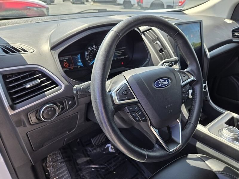 Certified 2024 Ford Edge SEL AWD/4WD image 11