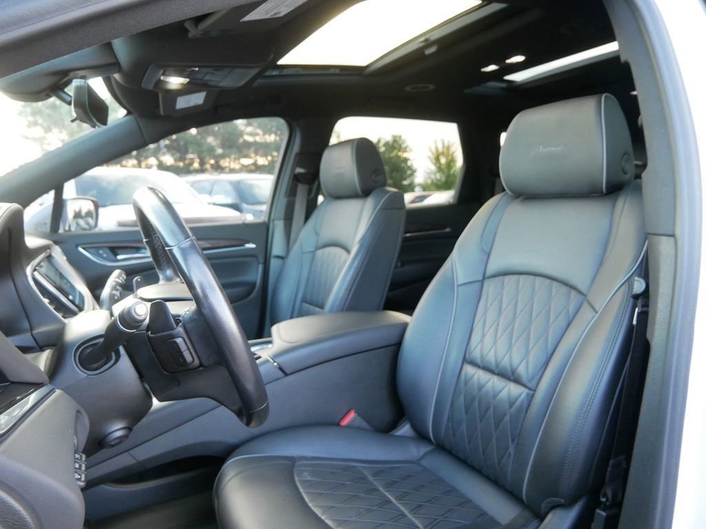 Used 2022 Buick Enclave Avenir image 10