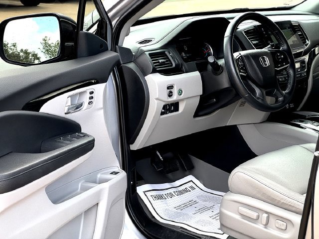 Used 2021 Honda Pilot Touring image 9