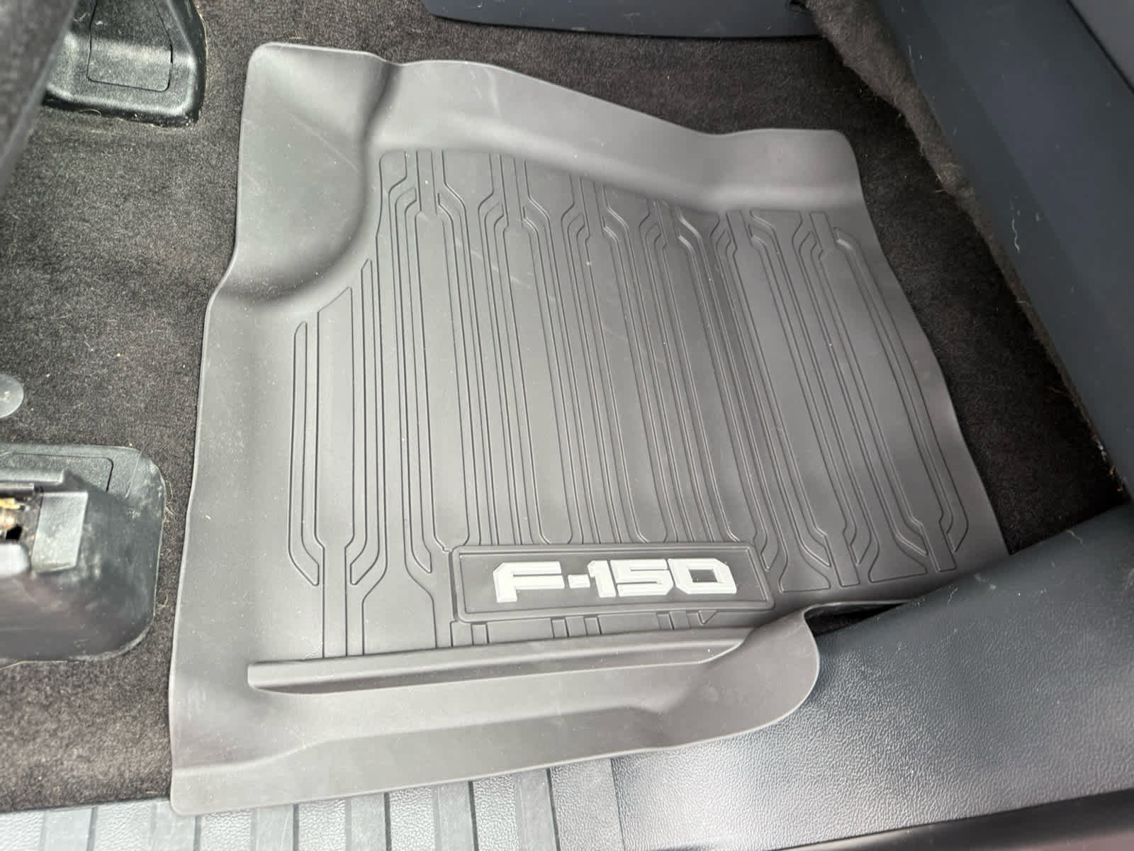 Certified 2023 Ford F150 XLT w/ Equipment Group 302A High image 24