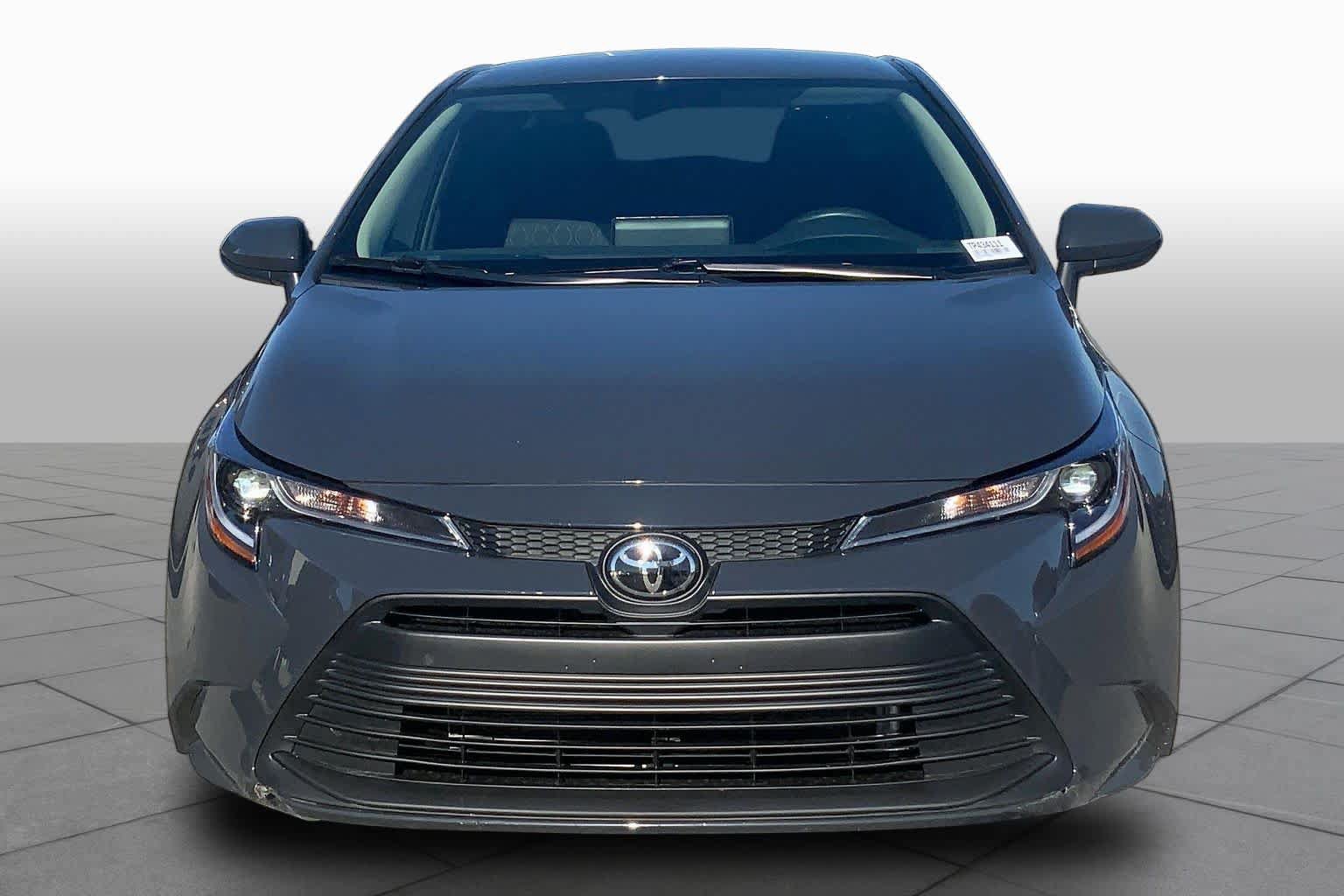 Used 2026 Toyota Corolla LE FWD image 4