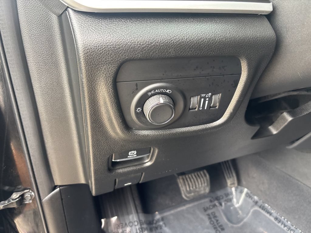 Used 2023 Jeep Grand Cherokee L Laredo AWD/4WD image 15