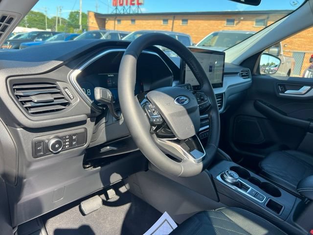 Certified 2023 Ford Escape Platinum w/ Premium Technology Package AWD/4WD image 7