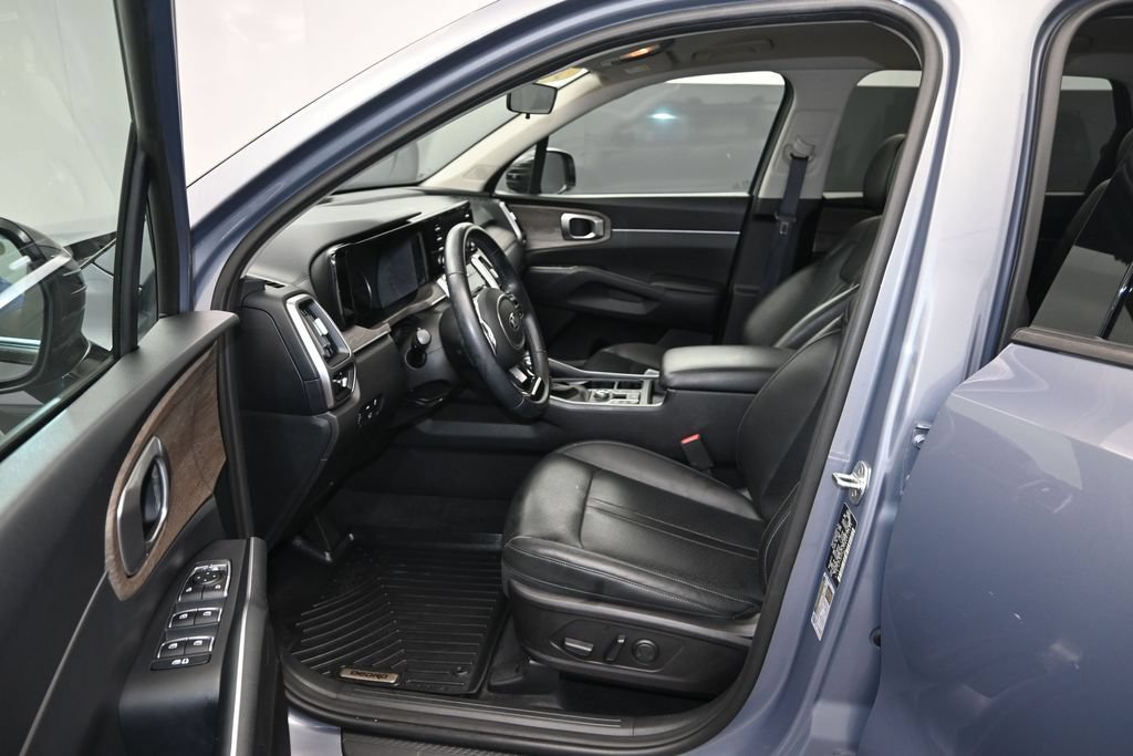 Used 2021 Kia Sorento EX FWD image 18