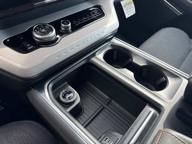 Certified 2025 Ford Expedition Active RWD image 21
