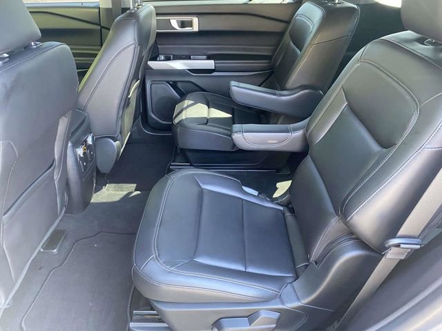 Certified 2022 Ford Explorer XLT w/ Equipment Group 202A AWD/4WD image 16