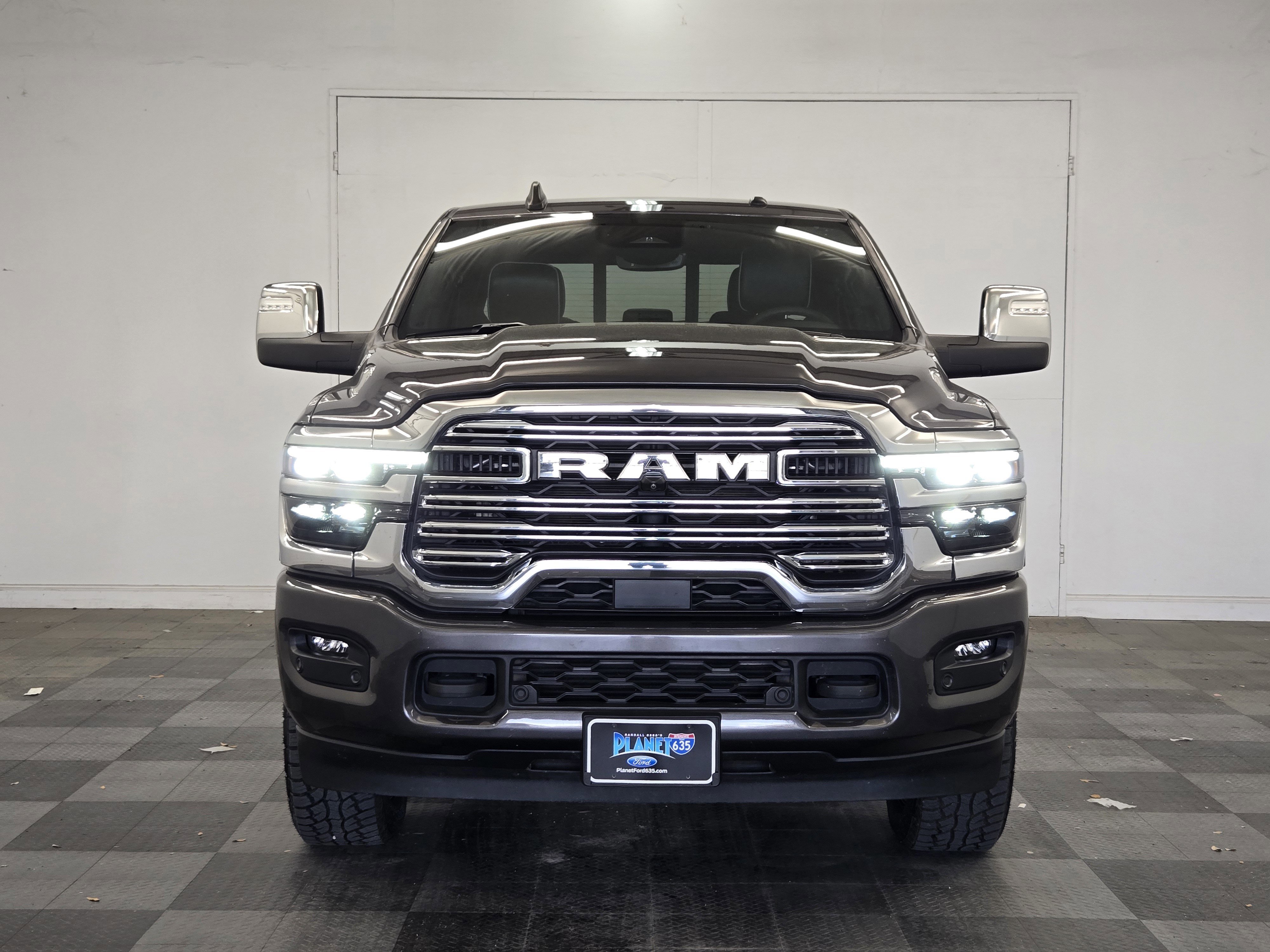 Used 2025 RAM 2500 Laramie AWD/4WD image 7