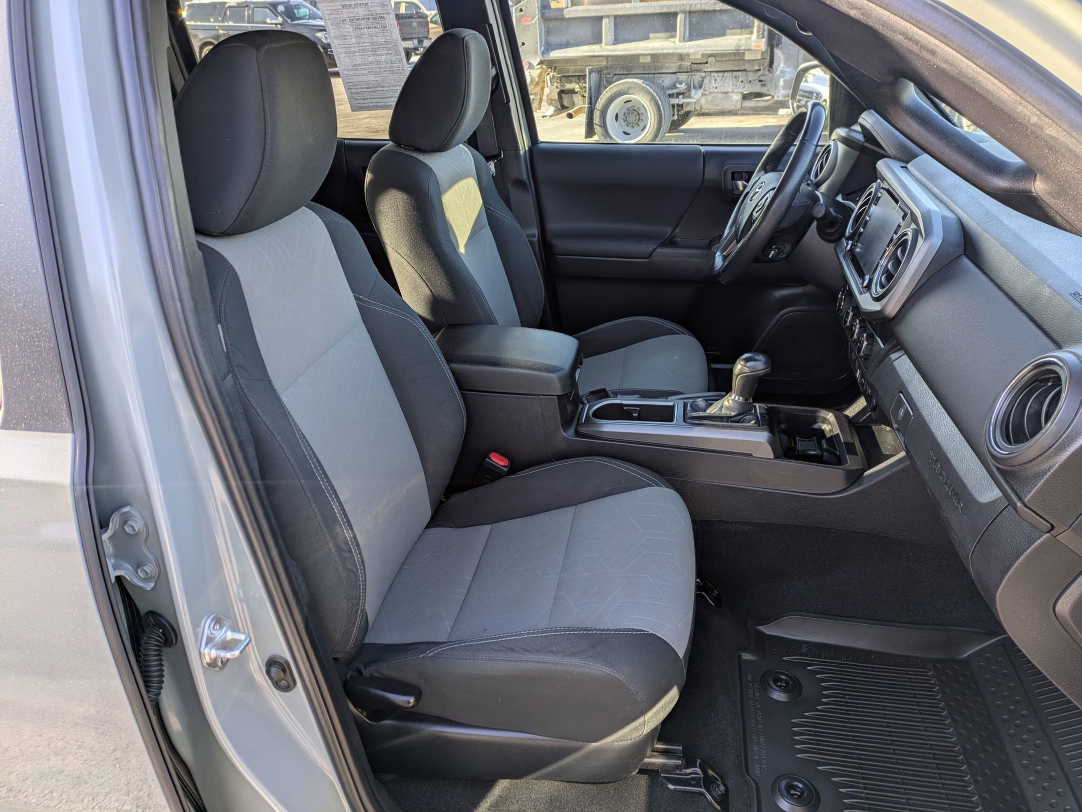 Used 2022 Toyota Tacoma TRD Sport image 23