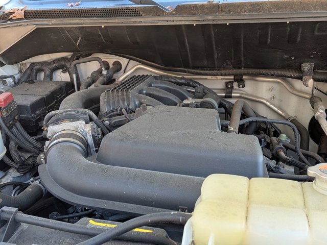 Used 2018 Nissan NV 2500 SV image 32