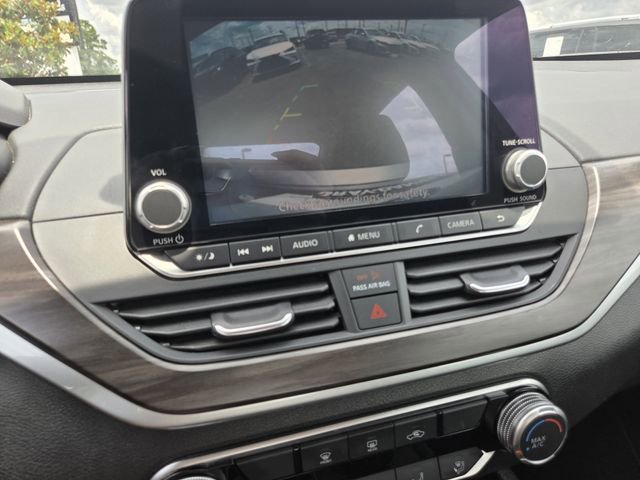Used 2025 Nissan Altima 2.5 SV FWD image 9