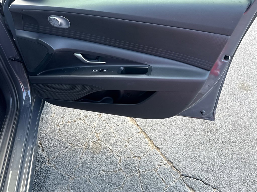 Used 2024 Hyundai Elantra SEL image 14