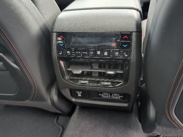 Used 2022 Jeep Grand Cherokee Summit AWD/4WD image 38