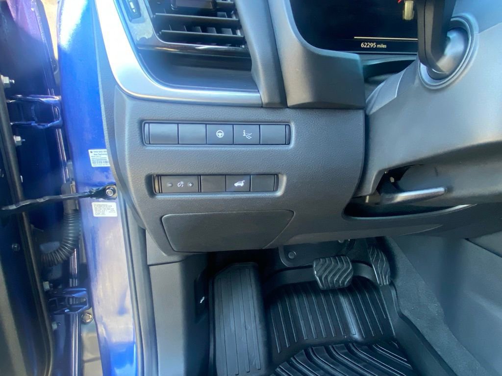 Used 2021 Nissan Rogue Platinum image 12