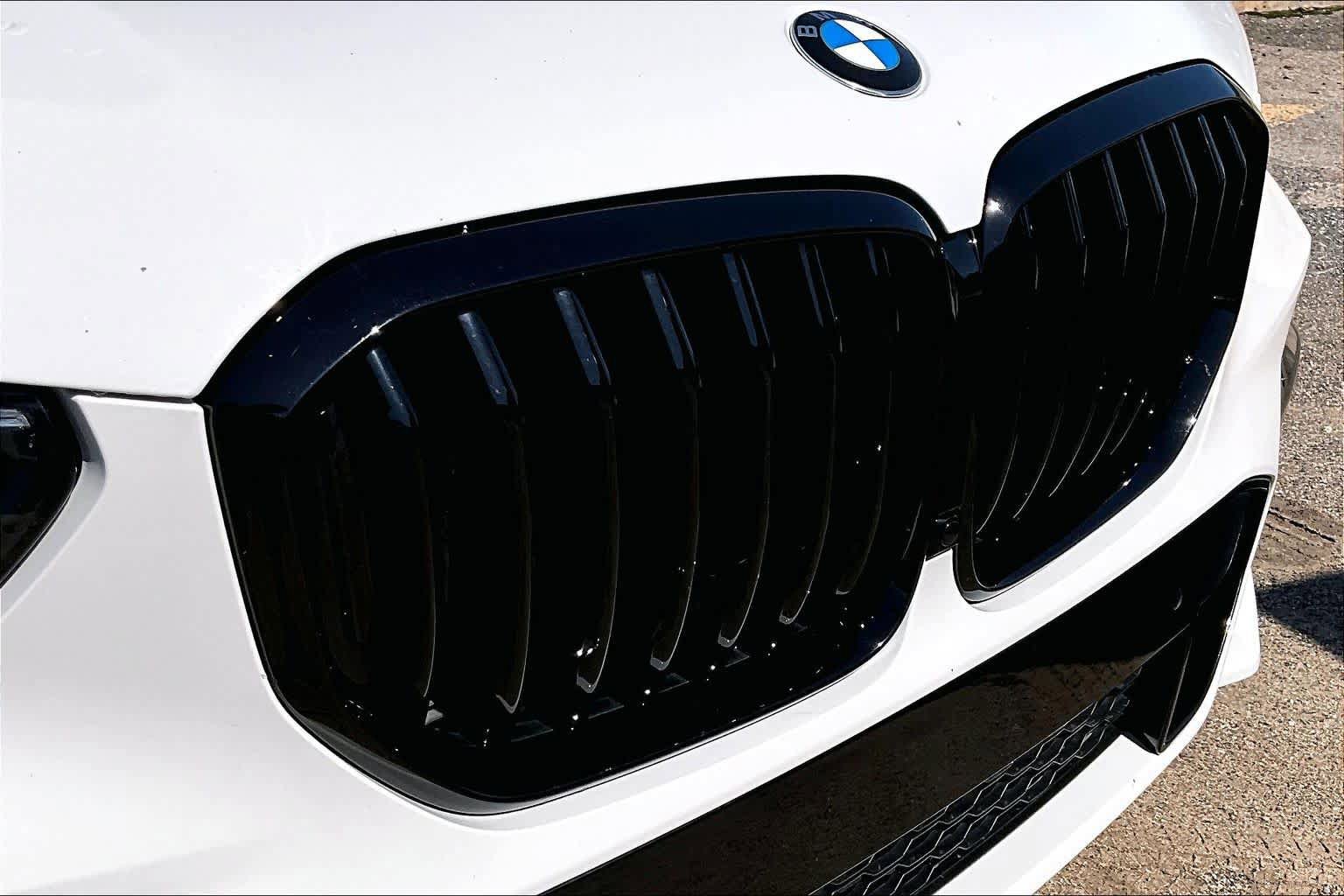 Used 2022 BMW X5 xDrive40i w/ M Sport Package AWD/4WD image 33