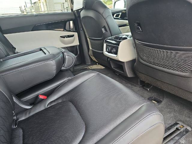 Used 2022 Kia Carnival SX FWD image 11